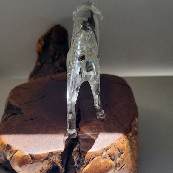 Glass Pointer Dog on Burl Wood Base - Picture 5 of 7
